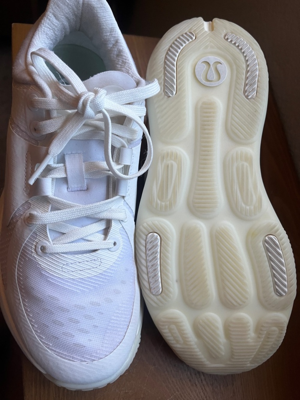 lululemon athletica White Women's sneakers
With box included - Picture 3 of 3